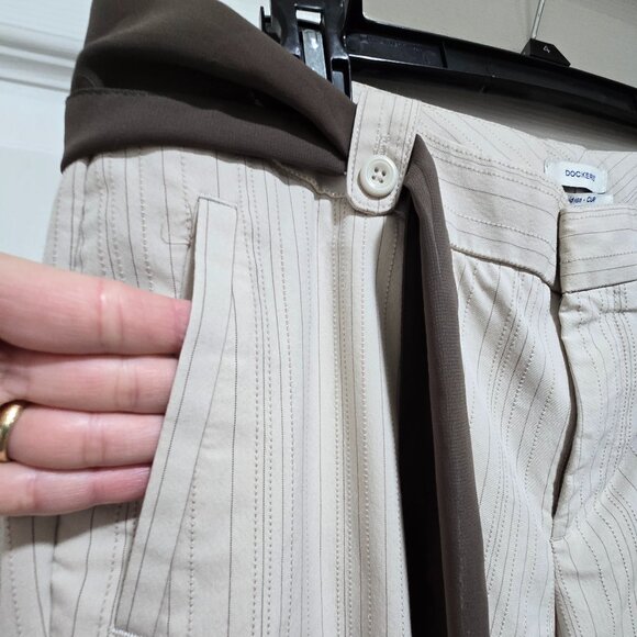 Clothes~Women's DOCKERS~ Sz 12 Mid Rise, Curvy Striped Capris Pants w/Belt. EUC! - Picture 6 of 8
